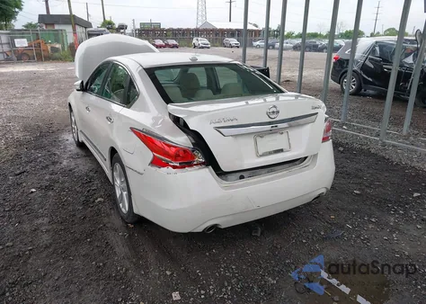 2015 Nissan Altima 2.5 Sv из США, поврежденный, VIN 1N4AL3AP1FC106852